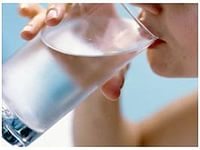 Медицинские специалисты опровергли пользу воды для похудения